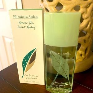 Elizabeth Arden perfume🍀